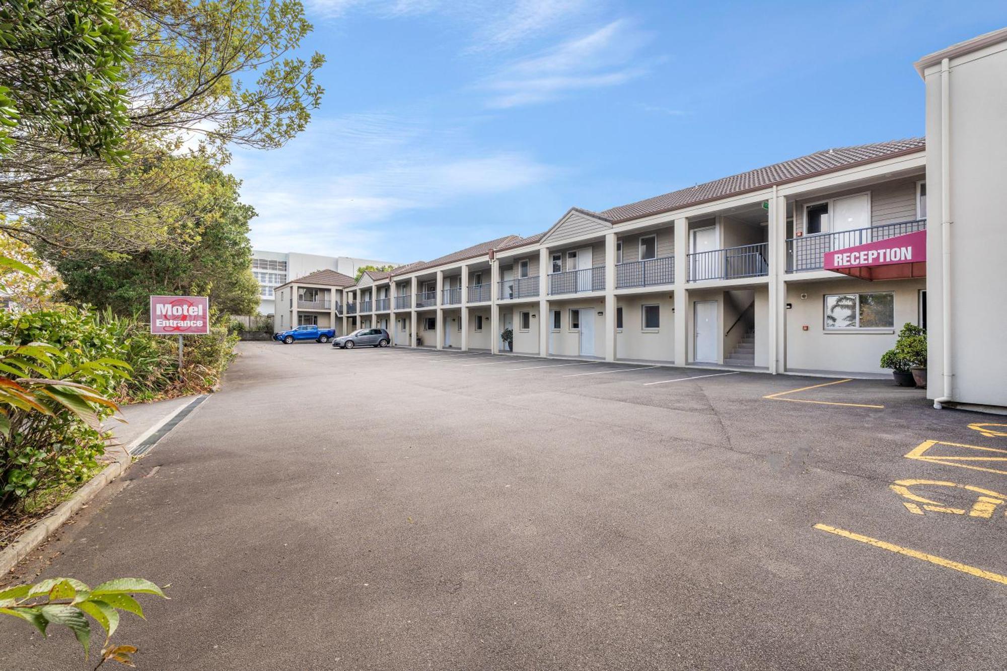 Dannemora Motor Inn Auckland Exterior photo
